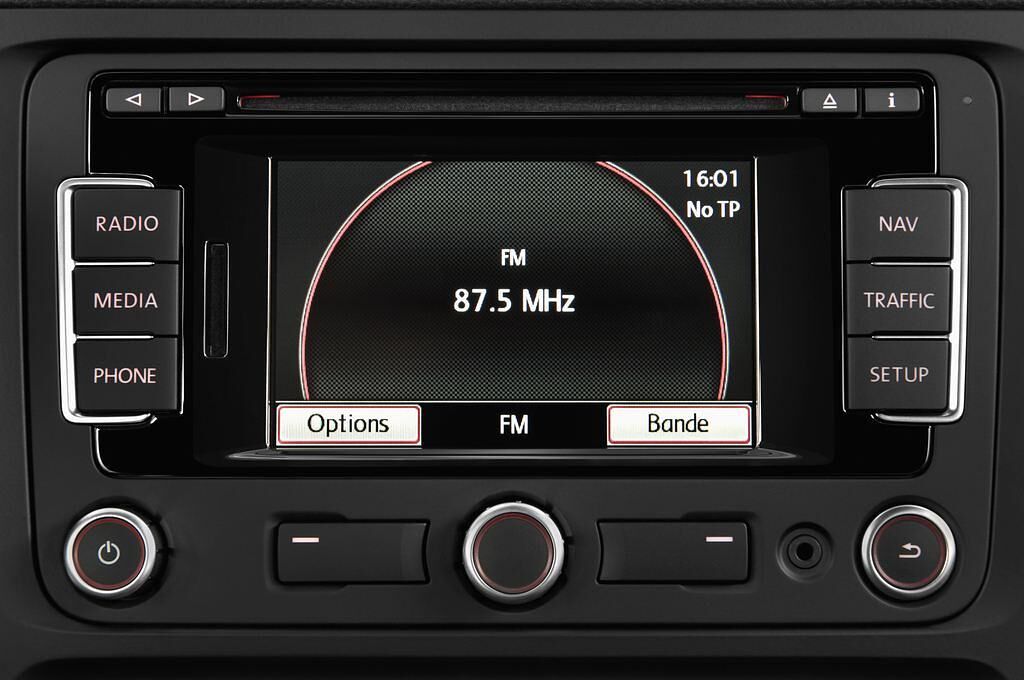 Volkswagen Jetta (Baujahr 2012) Comfortline Bluemotion Technology 4 Türen Radio und Infotainmentsystem