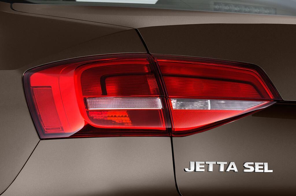 Volkswagen Jetta (Baujahr 2015) 1.2 Tsi Bluemotion Technology 4 Türen Rücklicht