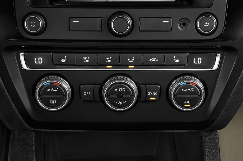 Volkswagen Jetta (Baujahr 2015) 1.2 Tsi Bluemotion Technology 4 Türen Temperatur und Klimaanlage