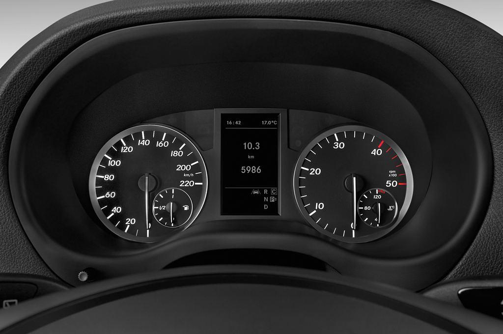 Mercedes Vito (Baujahr 2015) 119 Bluetec Lang 5 Türen Tacho und Fahrerinstrumente