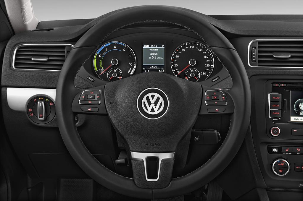 Volkswagen Jetta Hybrid (Baujahr 2014) Hybrid 4 Türen Lenkrad
