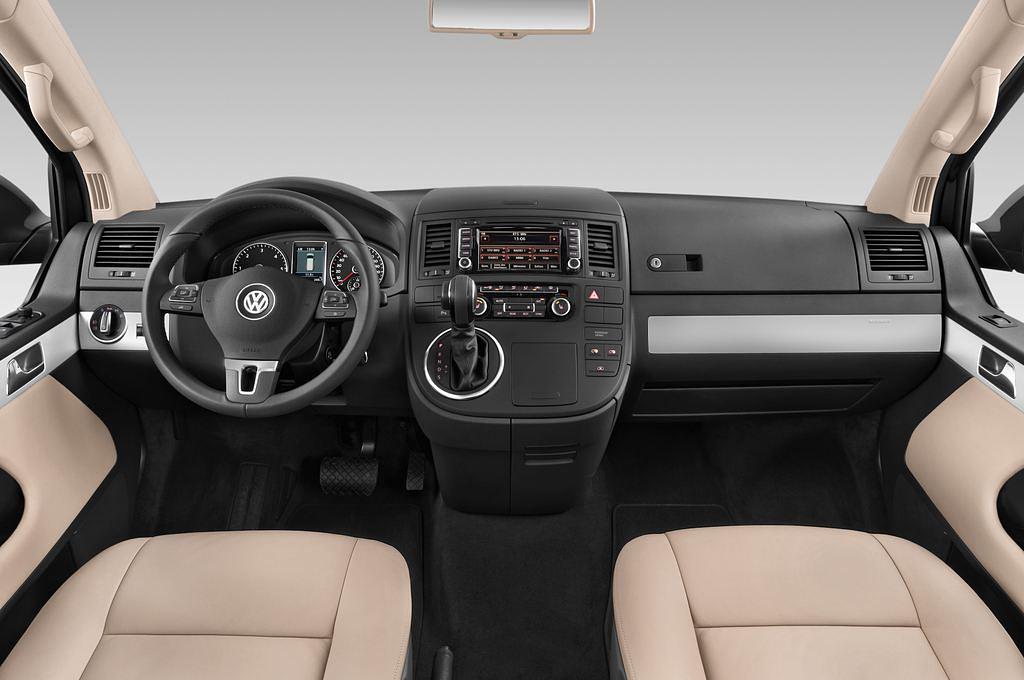Volkswagen Multivan (Baujahr 2015) Comfortline 4WD AT 5 Türen Cockpit und Innenraum