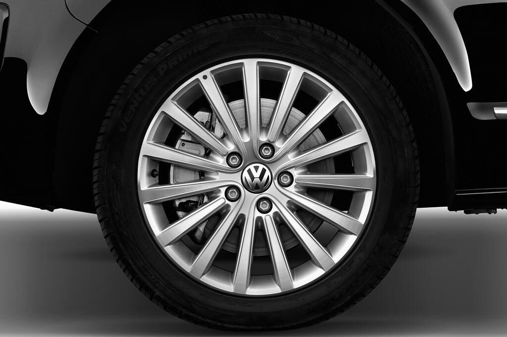 Volkswagen Multivan (Baujahr 2015) Comfortline 4WD AT 5 Türen Reifen und Felge