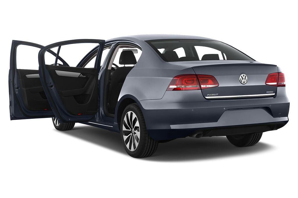 Volkswagen Passat (Baujahr 2012) Bluemotion 4 Türen Tür geöffnet
