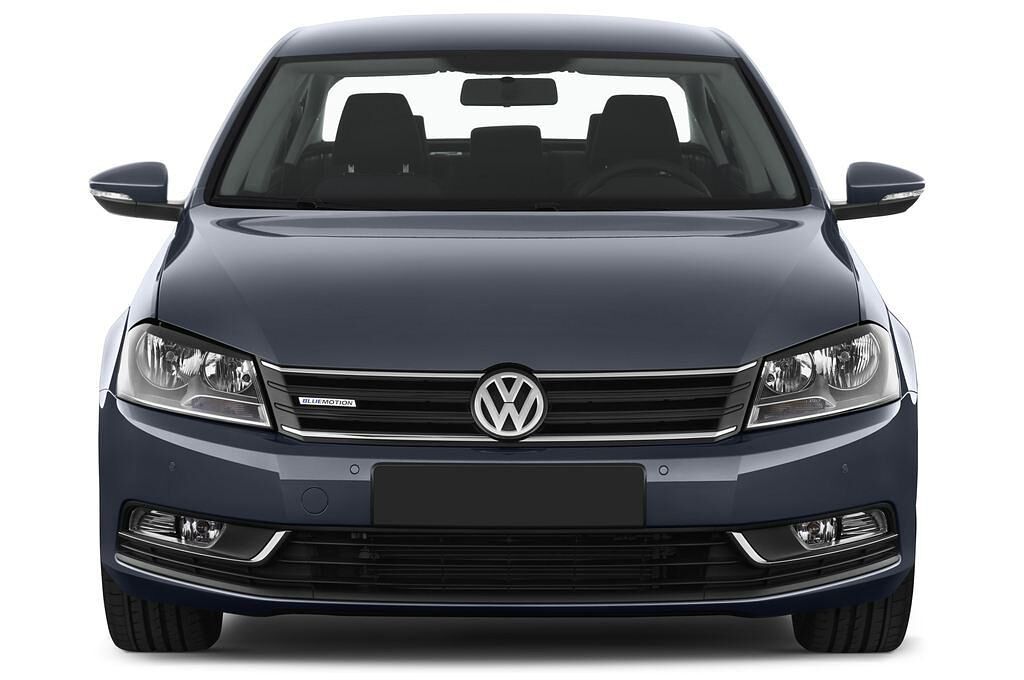 Volkswagen Passat (Baujahr 2012) Bluemotion 4 Türen Frontansicht