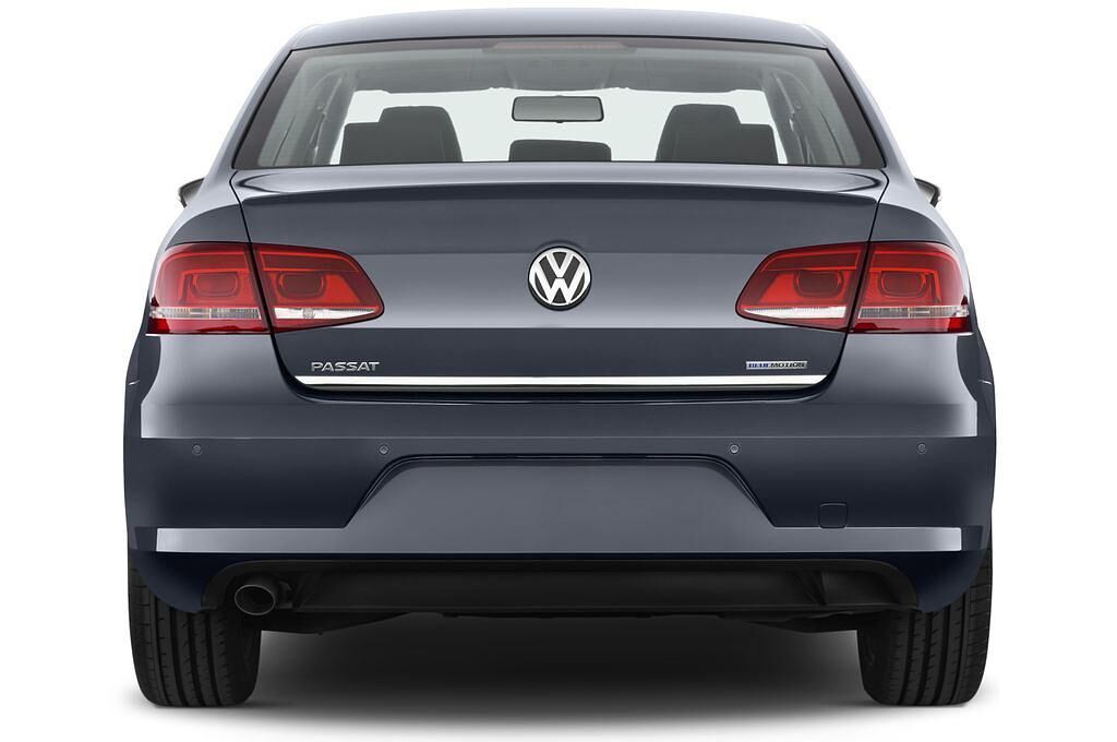 Volkswagen Passat (Baujahr 2012) Bluemotion 4 Türen Heckansicht