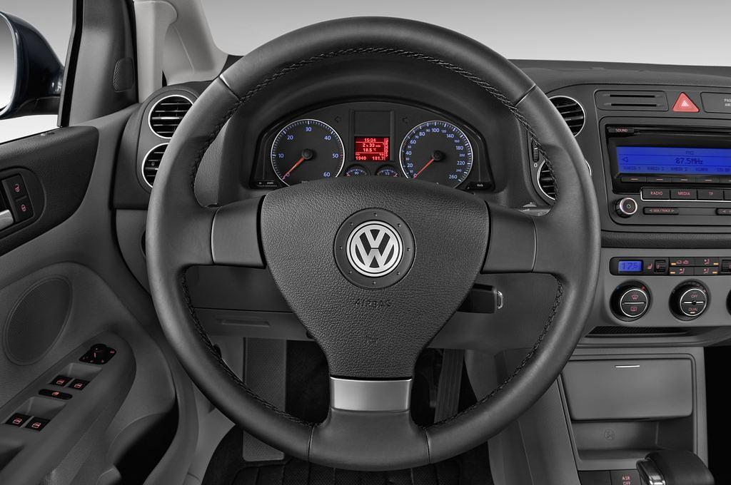 Volkswagen Golf Plus (Baujahr 2009) - 5 Türen Lenkrad