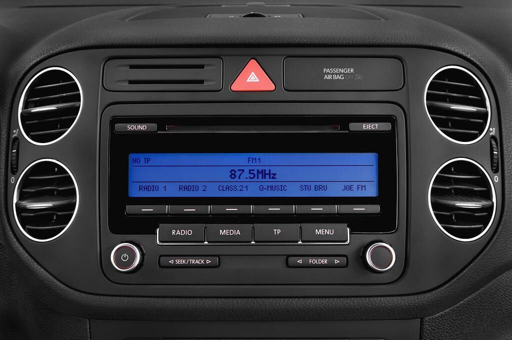 Volkswagen Golf Plus (Baujahr 2012) Trendline 5 Türen Radio und Infotainmentsystem