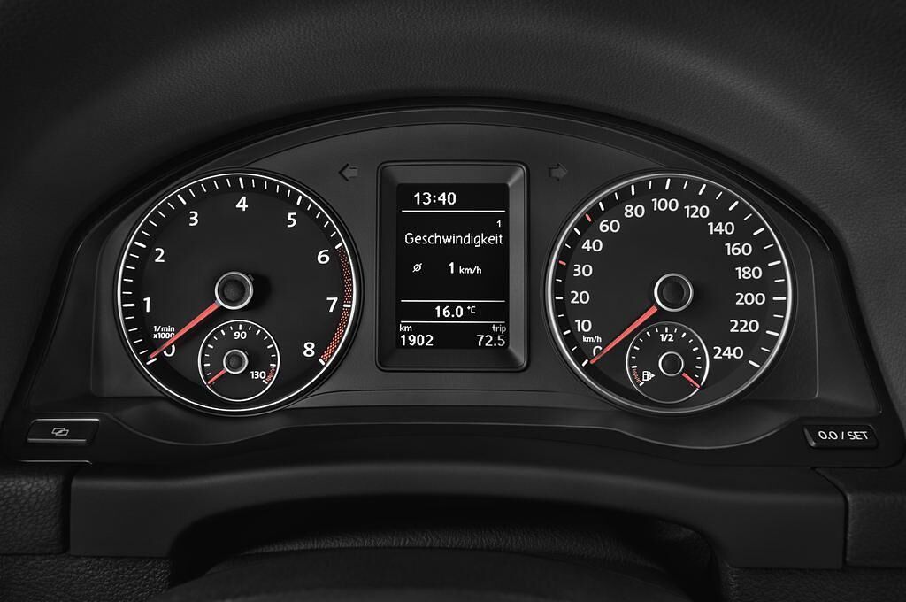 Volkswagen Golf Plus (Baujahr 2012) Trendline 5 Türen Tacho und Fahrerinstrumente