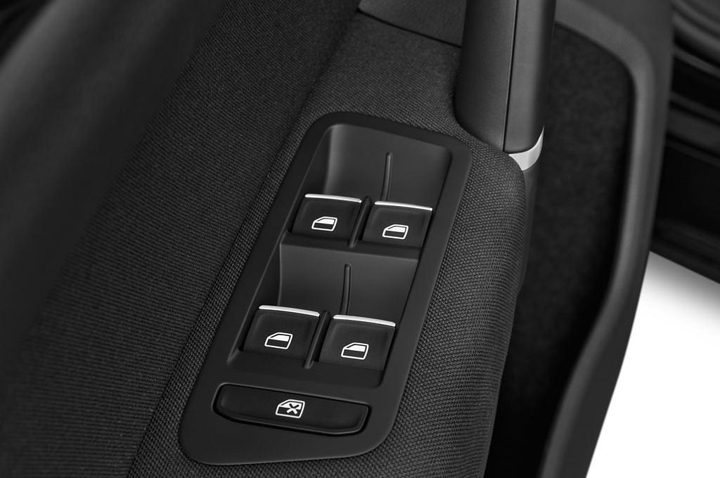 Volkswagen Golf Sportsvan (Baujahr 2015) Comfortline 5 Türen Bedienungselemente Tür