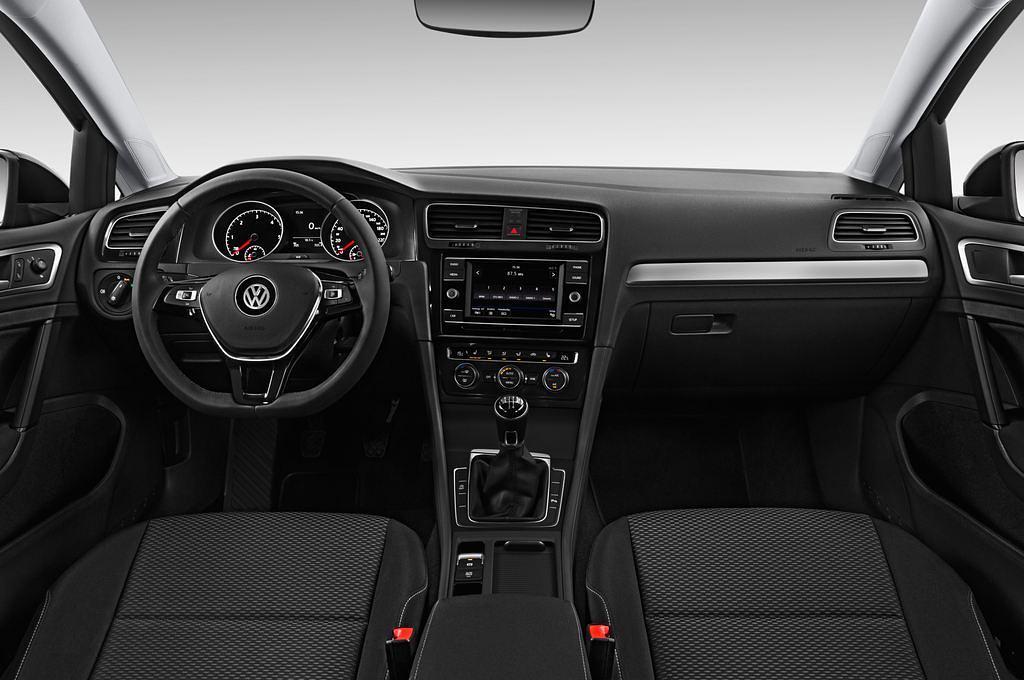 Volkswagen Golf Variant (Baujahr 2017) Trendline 5 Türen Cockpit und Innenraum