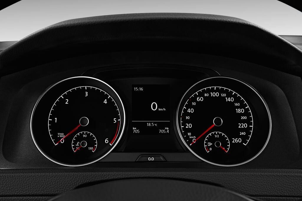 Volkswagen Golf Variant (Baujahr 2017) Trendline 5 Türen Tacho und Fahrerinstrumente