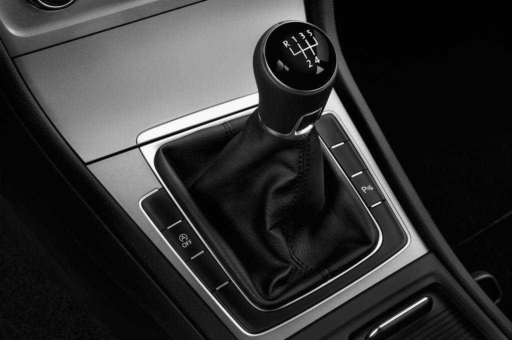 Volkswagen Golf Varient (Baujahr 2014) Trendline 5 Türen Schalthebel