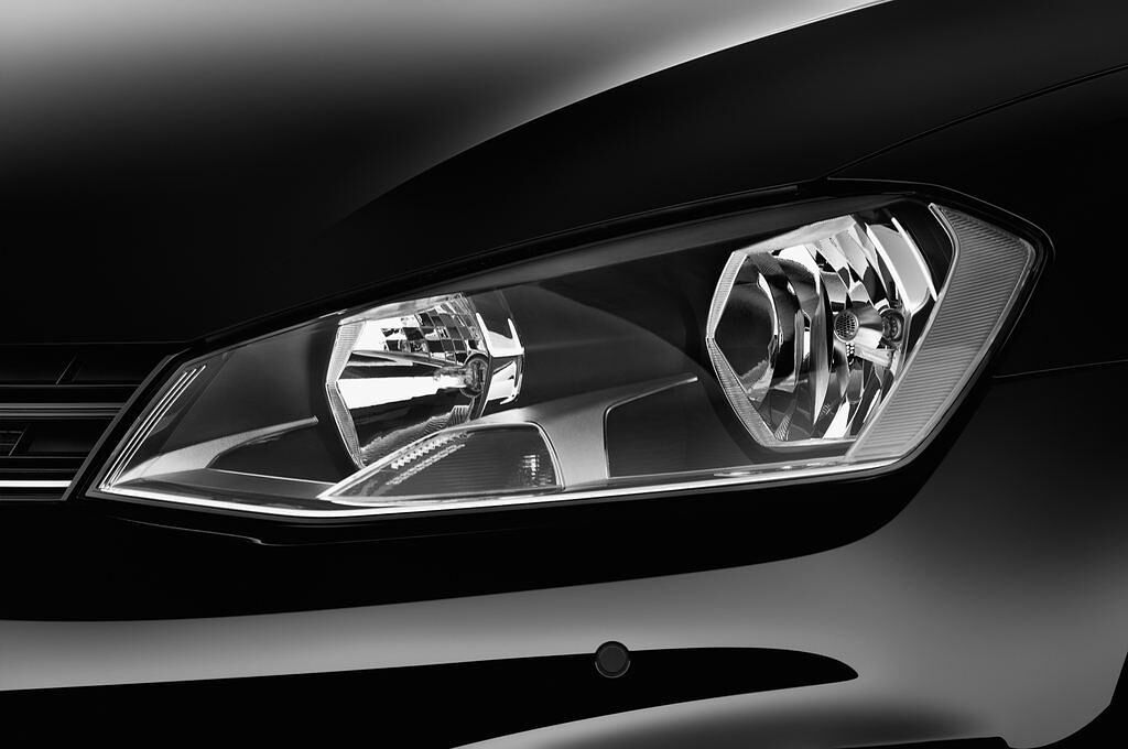 Volkswagen Golf Varient (Baujahr 2014) Trendline 5 Türen Scheinwerfer