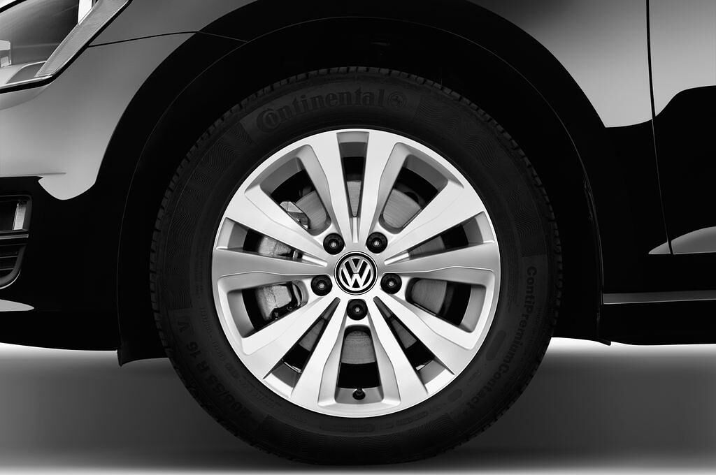 Volkswagen Golf Varient (Baujahr 2014) Trendline 5 Türen Reifen und Felge