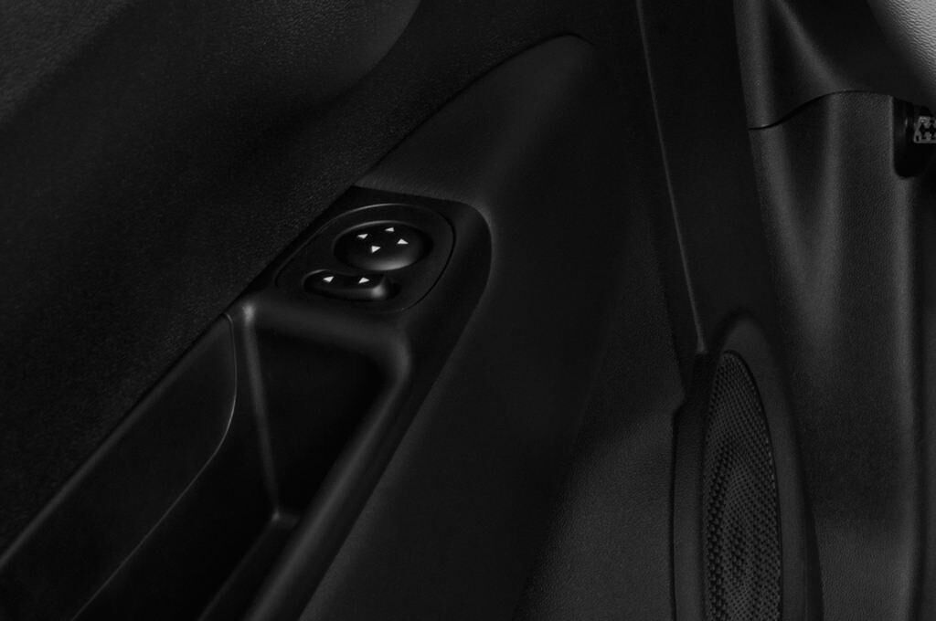 Abarth 500 (Baujahr 2014) - 2 Türen Bedienungselemente Tür