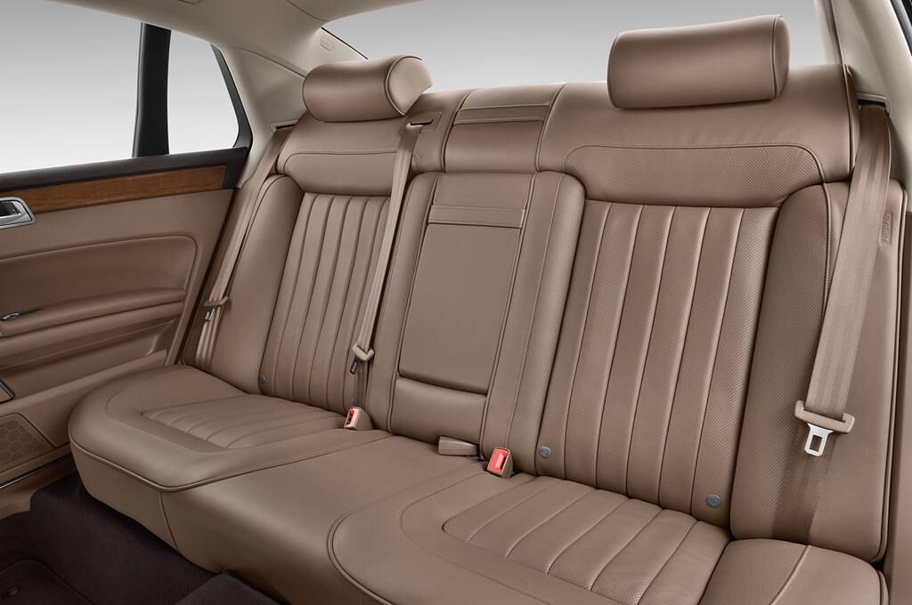 Volkswagen Phaeton (Baujahr 2012) - 4 Türen Rücksitze