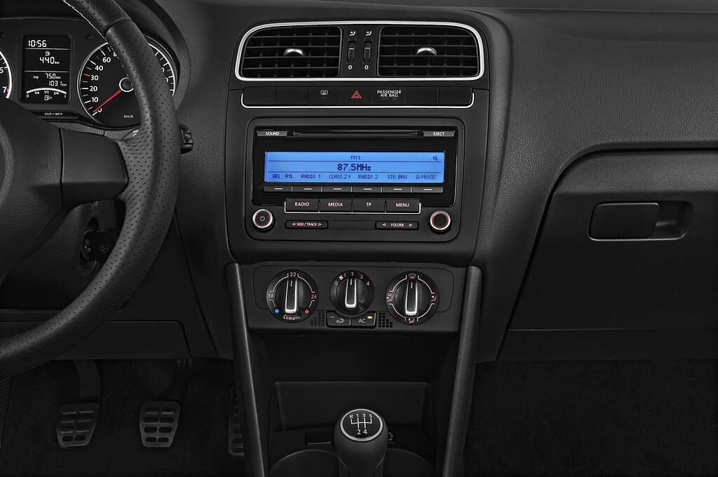 Volkswagen Polo (Baujahr 2011) Cross Polo 5 Türen Mittelkonsole