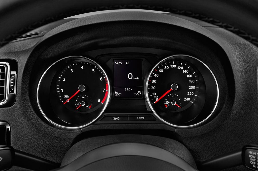 Volkswagen Polo (Baujahr 2016) Blue GT 5 Türen Tacho und Fahrerinstrumente