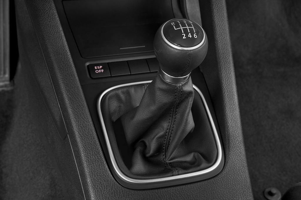 Volkswagen Scirocco (Baujahr 2010) Sport 3 Türen Schalthebel