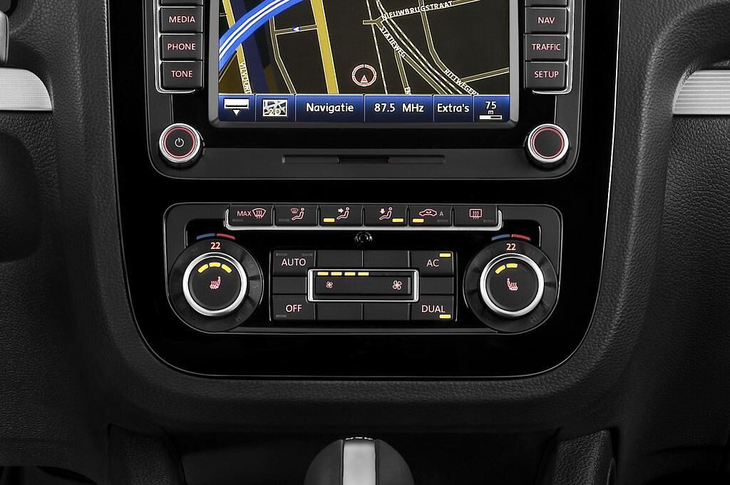 Volkswagen Scirocco (Baujahr 2011) R 3 Türen Temperatur und Klimaanlage