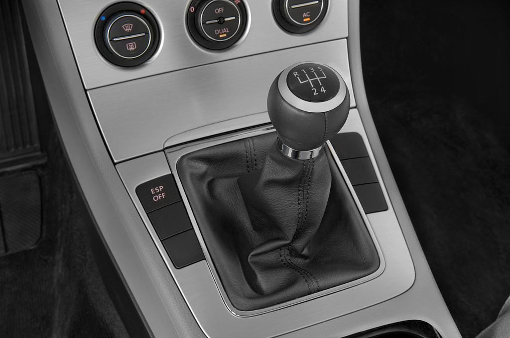 Volkswagen Passat (Baujahr 2010) Comfortline 5 Türen Schalthebel