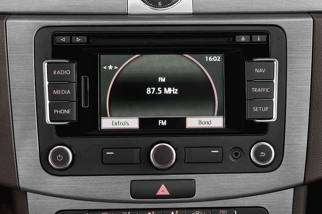 Volkswagen Passat (Baujahr 2012) Comfortline Bluemotion Technology 5 Türen Radio und Infotainmentsystem