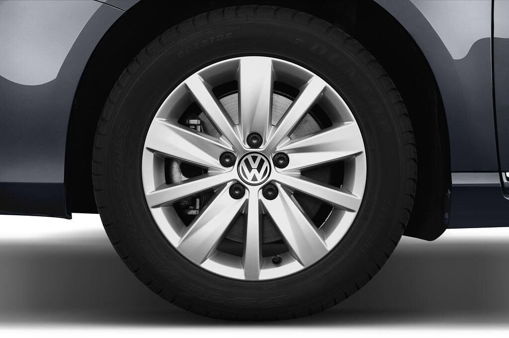 Volkswagen Passat (Baujahr 2012) Comfortline Bluemotion Technology 5 Türen Reifen und Felge
