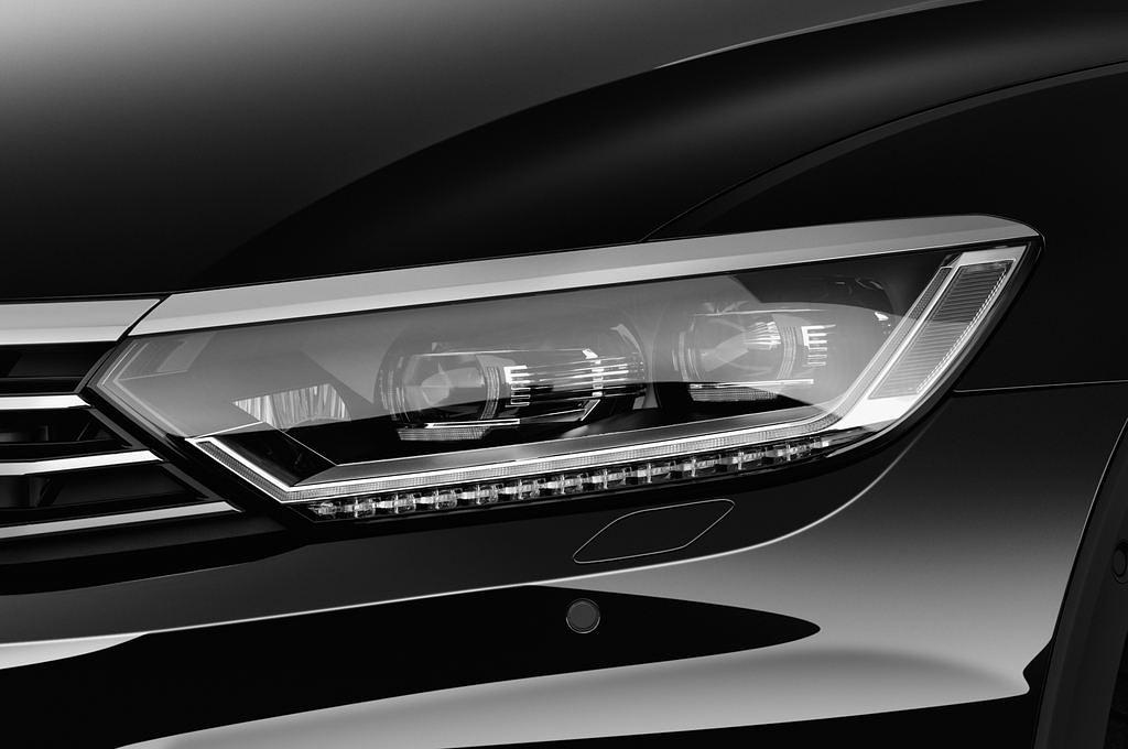 Volkswagen Passat (Baujahr 2016) Alltrack 5 Türen Scheinwerfer