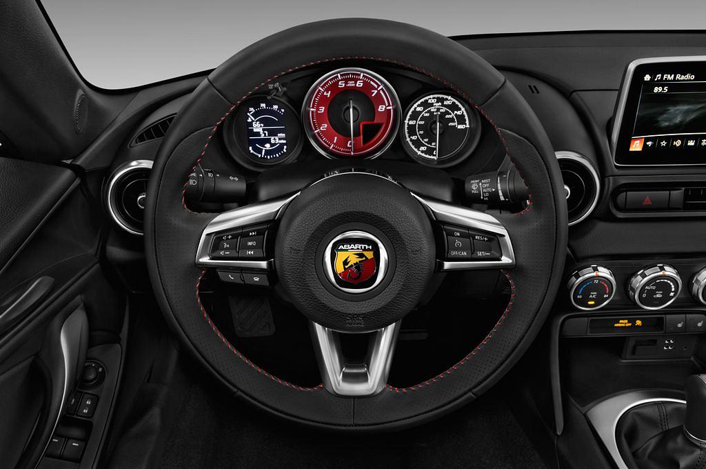 Abarth 124 Spider (Baujahr 2017) - 2 Türen Lenkrad