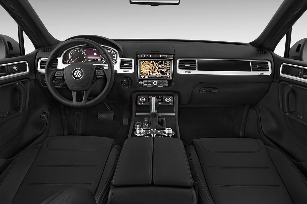 Volkswagen Touareg (Baujahr 2015) Bluemotion 5 Türen Cockpit und Innenraum