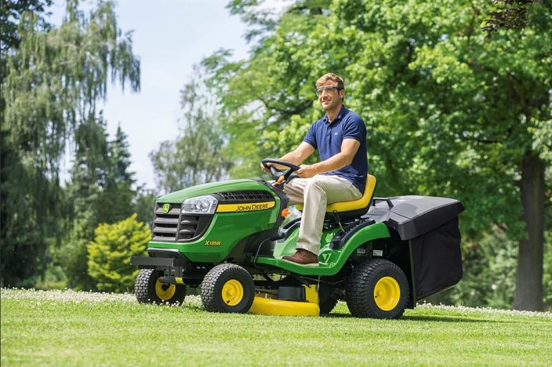 Rasentraktor von John Deere