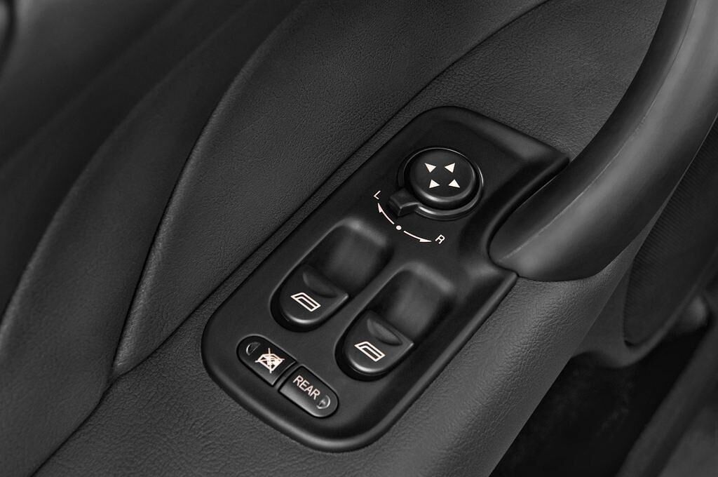 Alfa Romeo 147 (Baujahr 2009) - 5 Türen Bedienungselemente Tür