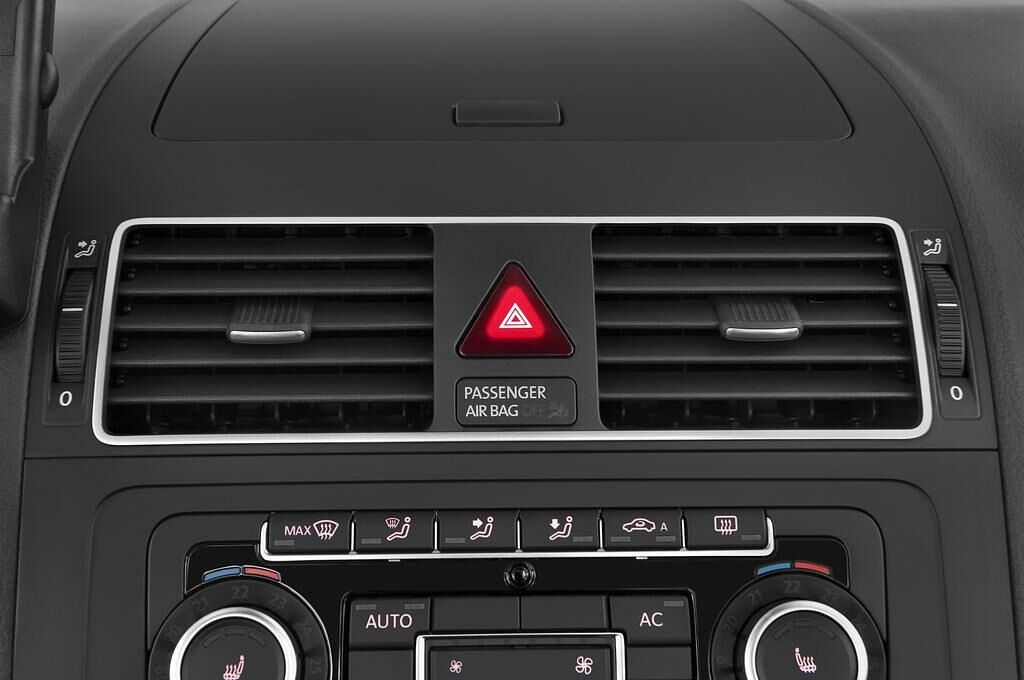 Volkswagen Touran (Baujahr 2012) Highline 5 Türen Lüftung