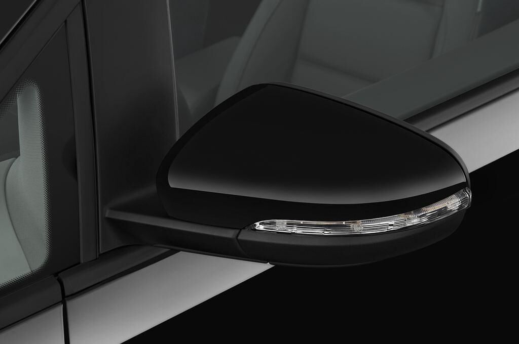 Volkswagen Touran (Baujahr 2012) Highline 5 Türen Außenspiegel