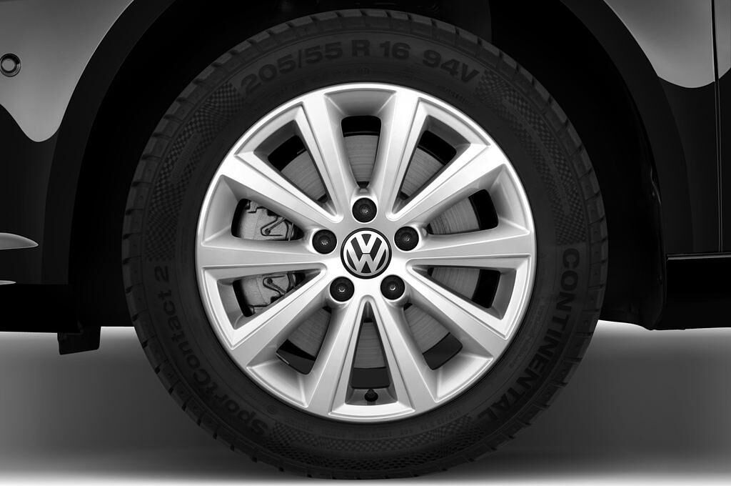 Volkswagen Touran (Baujahr 2012) Highline 5 Türen Reifen und Felge