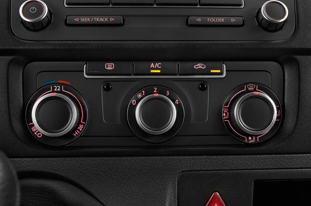 Volkswagen Transporter (Baujahr 2015) 2,0 Tdi 75Kw 2.800 Kurz 4 Türen Temperatur und Klimaanlage