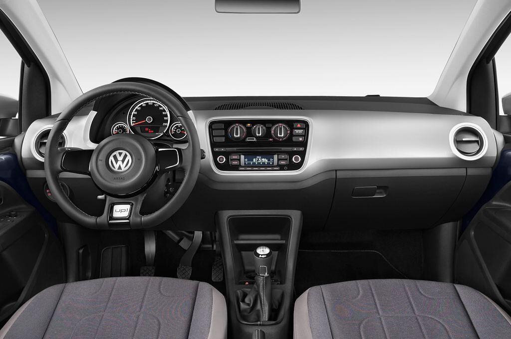 Volkswagen Up! (Baujahr 2015) Cross Up! 5 Türen Cockpit und Innenraum