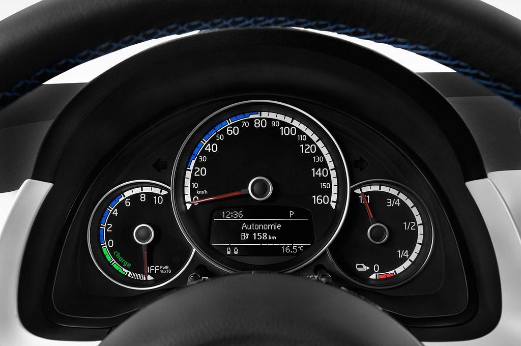 Volkswagen Up! (Baujahr 2015) E-Up! 5 Türen Tacho und Fahrerinstrumente