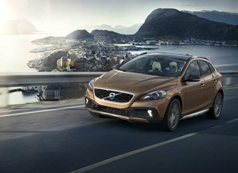 Der Volvo V40 Cross Country T5 AWD ist 4,37 Meter lang,...