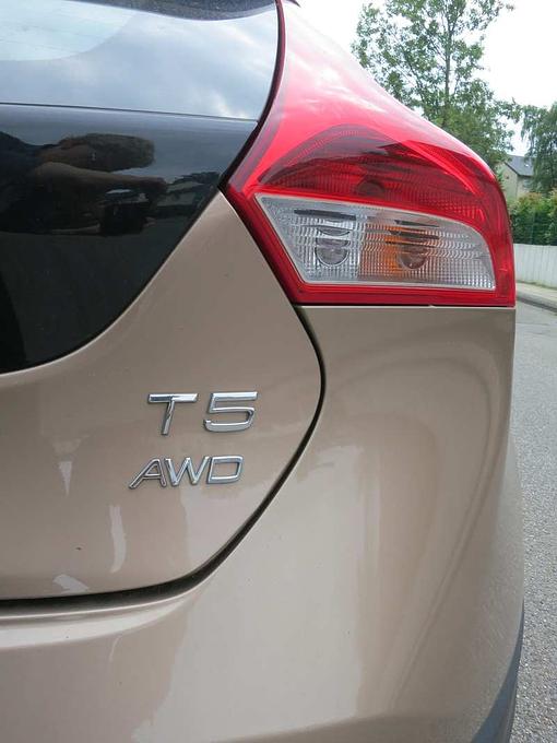 Das T5 deutet auf den Turbo-Fünfzylindermotor hin.