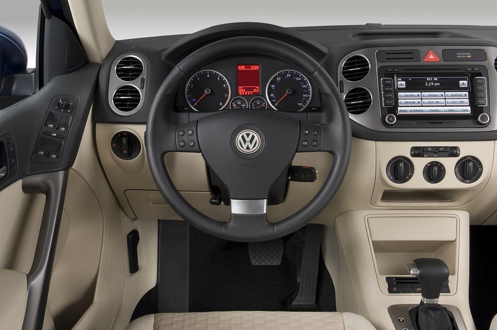 Volkswagen Tiguan (Baujahr 2011) Sport & Style 5 Türen Lenkrad