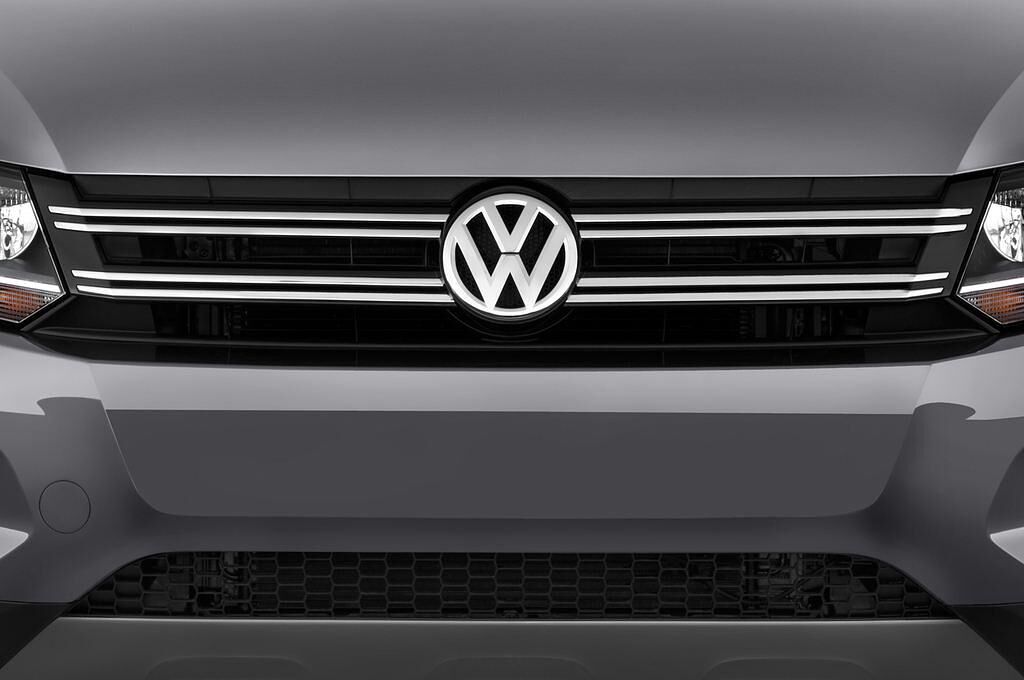 Volkswagen Tiguan (Baujahr 2012) Track & Field 5 Türen Kühlergrill und Scheinwerfer