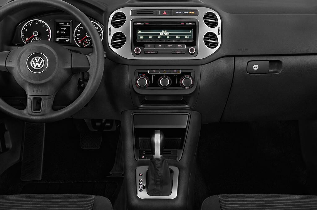 Volkswagen Tiguan (Baujahr 2012) Track & Field 5 Türen Mittelkonsole