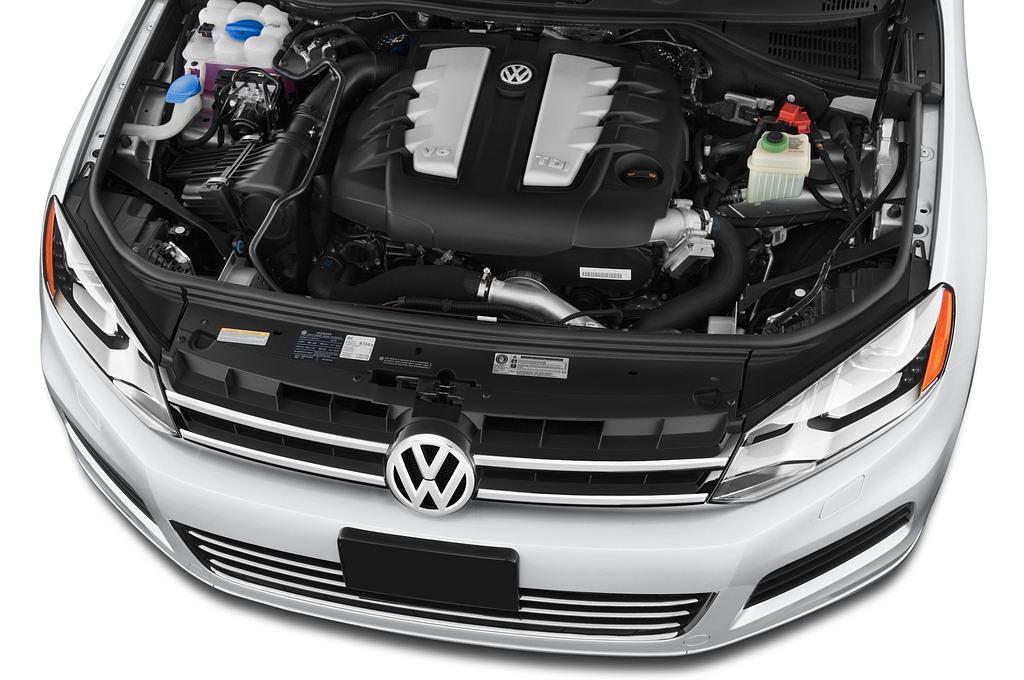 Volkswagen Touareg (Baujahr 2012) Exclusive 5 Türen Motor