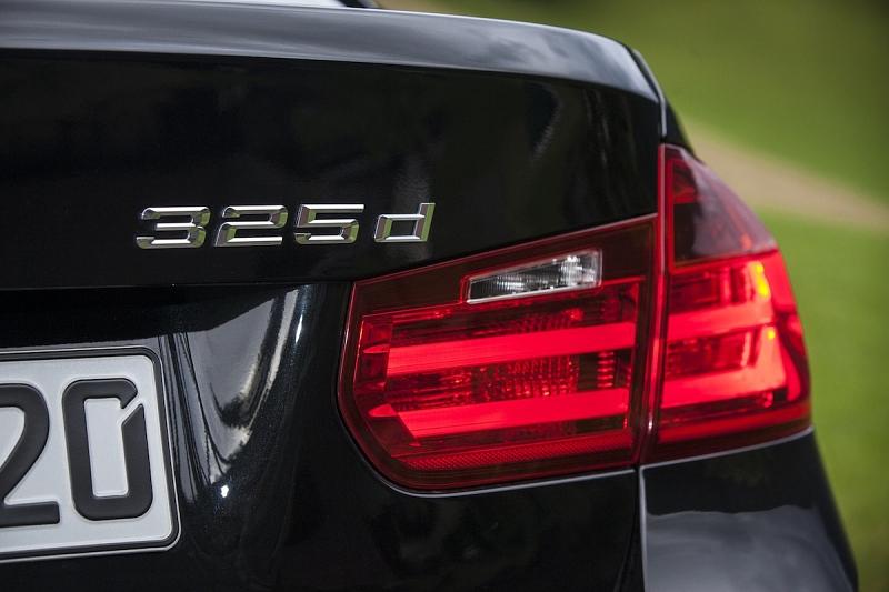 Die L-Rückleuchten-Graphik ist typisch BMW