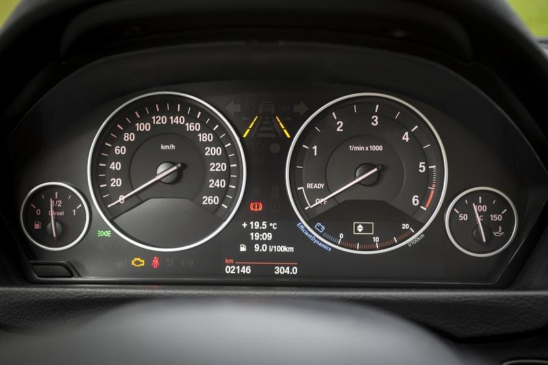 Die Rundinstrumente im BMW 325d sind sehr übersichtlich