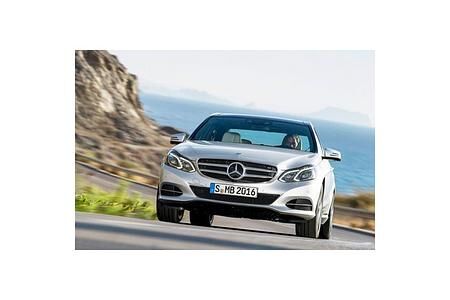 Premiere für die neue 9G-TRONIC im Mercedes-Benz E 350 BlueTEC