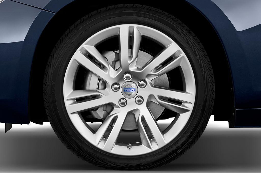 Volvo S60 (Baujahr 2011) Summum 4 Türen Reifen und Felge