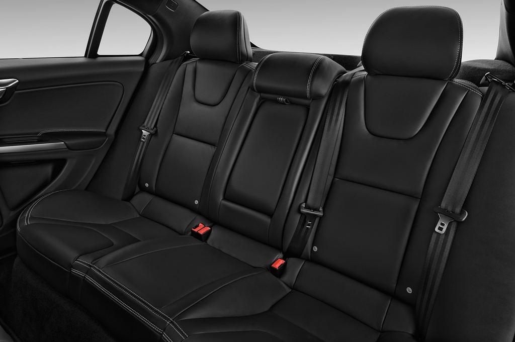 Volvo S60 (Baujahr 2014) Summum 4 Türen Rücksitze